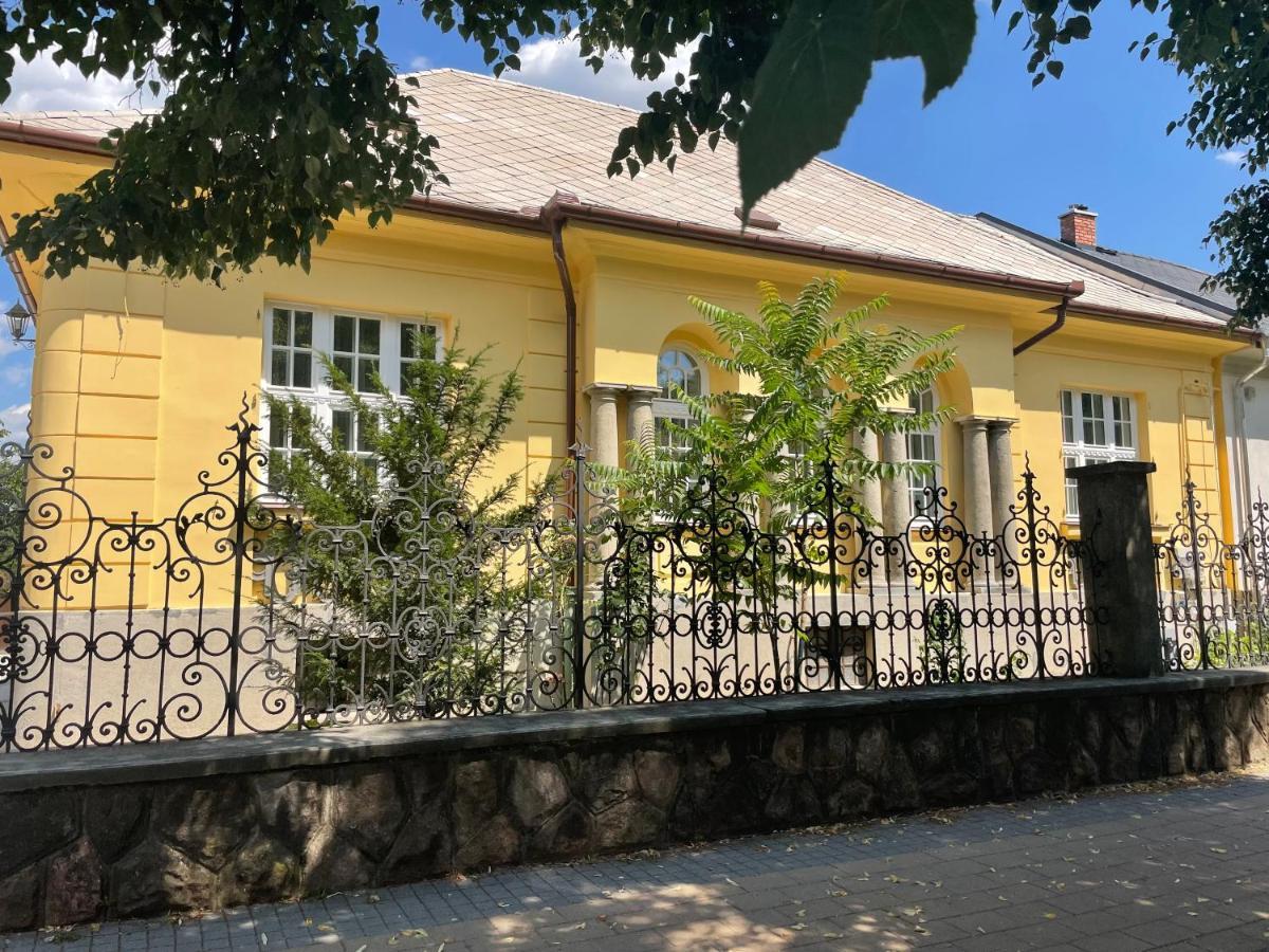 Villabaroque_Eger Bagian luar foto